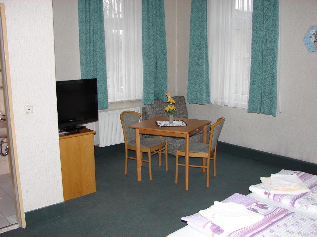 Hotel-Restaurant-Adler Reichenbach im Vogtland Værelse billede
